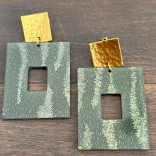 Lucite Rectangle Earring (2 Colors)