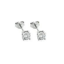 Solitaire Stud (2 Sizes)